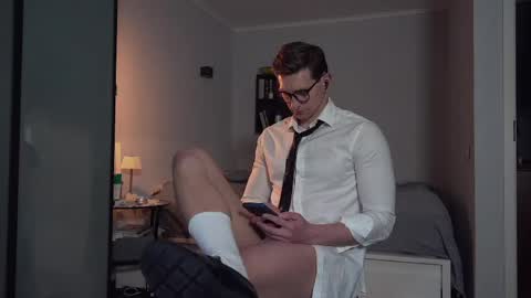 Snapshot of marcusdiamond chatting on 04.21.26 Marcus Diamond online show from 04.21.26