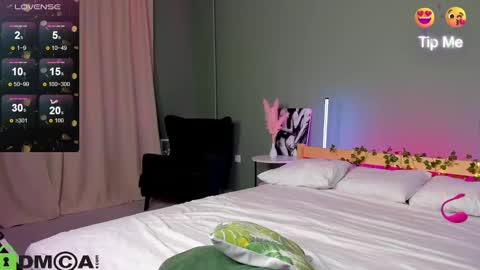 Snapshot of margaret_clark chatting on 12.12.24 Margaret Clark online show from 12.12.24