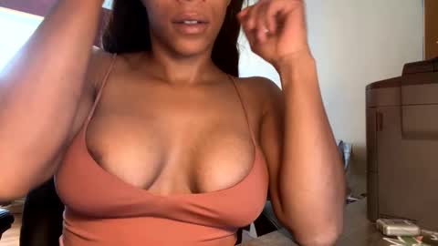 Snapshot of margaux_lumiere chatting on 09.09.25 margaux_lumiere online show from 09.09.25