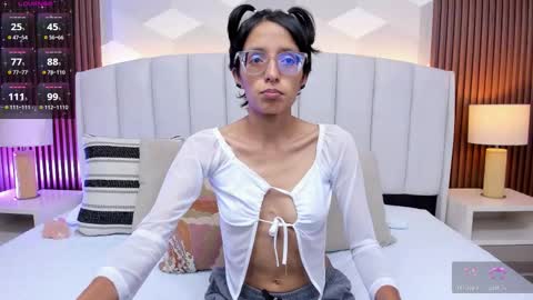 Snapshot of marge_lasander chatting on 11.25.25 Aitana online show from 11.25.25