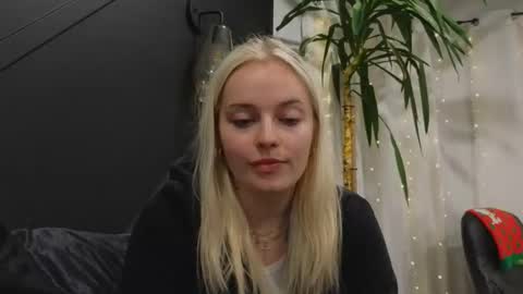 Snapshot of margot_robbie7 chatting on 01.14.25 margot_robbie7 online show from 01.14.25