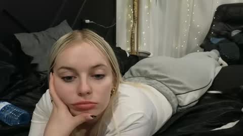 Snapshot of margot_robbie7 chatting on 02.21.25 margot_robbie7 online show from 02.21.25