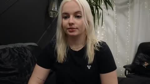 Snapshot of margot_robbie7 chatting on 03.06.25 margot_robbie7 online show from 03.06.25