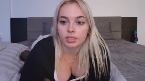 Snapshot of margot_robbie7 chatting on 09.16.25 margot_robbie7 online show from 09.16.25