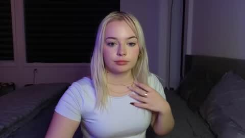 Snapshot of margot_robbie7 chatting on 10.08.25 margot_robbie7 online show from 10.08.25