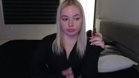 Snapshot of margot_robbie7 chatting on 11.03.25 margot_robbie7 online show from 11.03.25