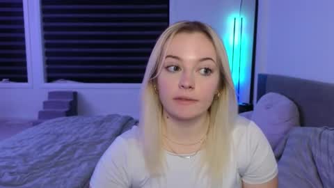 Snapshot of margot_robbie7 chatting on 11.30.25 margot_robbie7 online show from 11.30.25