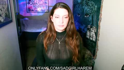 Snapshot of mari_and_jandro chatting on 12.30.24 Mari online show from 12.30.24