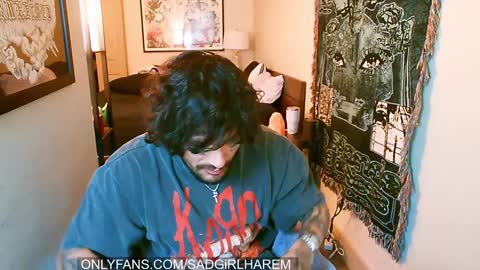 Snapshot of mari_and_jandro chatting on 01.16.25 Mari online show from 01.16.25
