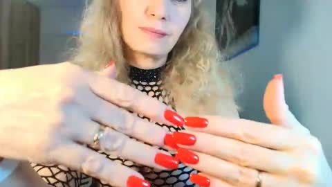 Snapshot of maria_anna_mmm chatting on 04.25.26 maria_anna_mmm online show from 04.25.26
