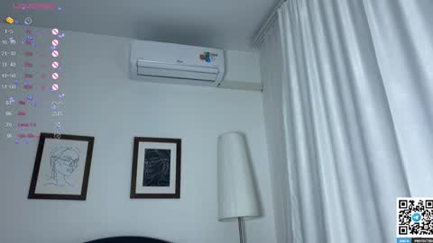 Snapshot of maria_bowie chatting on 02.05.25 Maria online show from 02.05.25