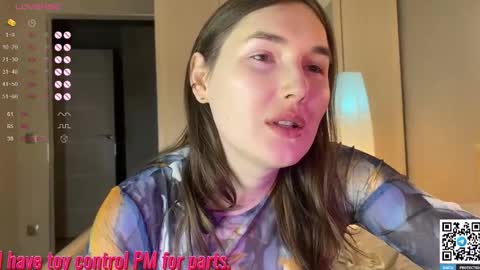 Snapshot of maria_bowie chatting on 12.14.25 Maria online show from 12.14.25