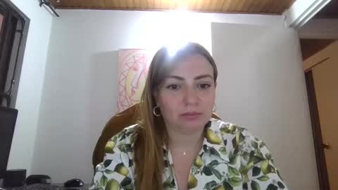 Snapshot of maria_juliana8 chatting on 01.14.25 maria_juliana8 online show from 01.14.25