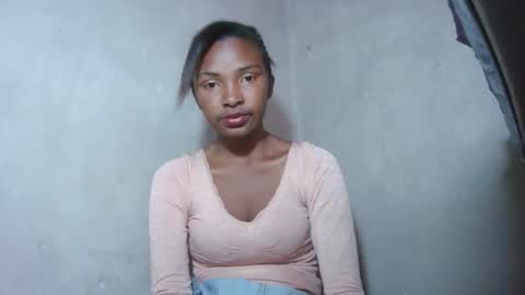 Snapshot of mariah586 chatting on 10.21.25 Maria online show from 10.21.25