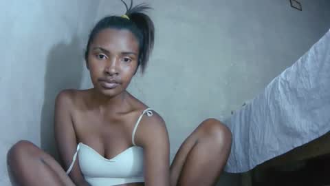 Snapshot of mariah586 chatting on 10.24.25 Maria online show from 10.24.25