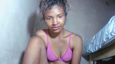 Snapshot of mariah586 chatting on 10.26.25 Maria online show from 10.26.25