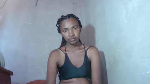 Snapshot of mariah586 chatting on 11.10.25 Maria online show from 11.10.25