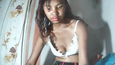 Snapshot of mariah586 chatting on 11.18.25 Maria online show from 11.18.25