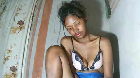 Snapshot of mariah586 chatting on 11.23.25 Maria online show from 11.23.25