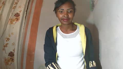 Snapshot of mariah586 chatting on 11.24.25 Maria online show from 11.24.25