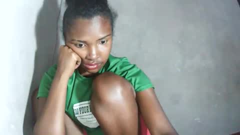 Snapshot of mariah586 chatting on 12.01.25 Maria online show from 12.01.25