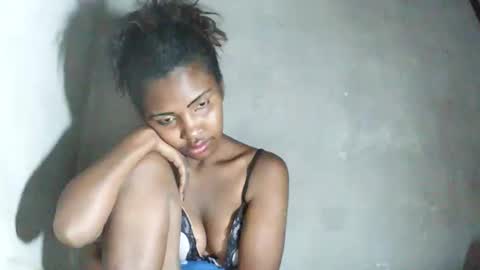 Snapshot of mariah586 chatting on 12.04.25 Maria online show from 12.04.25