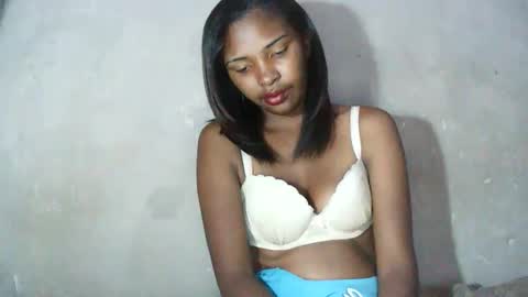 Snapshot of mariah586 chatting on 12.14.25 Maria online show from 12.14.25