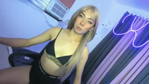 Snapshot of mariah_monroex chatting on 06.24.26 Mariah monroexs Blow and Free Webcam online show from 06.24.26