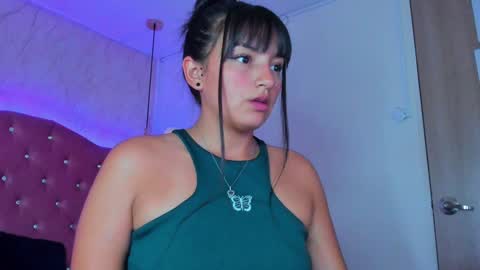 Snapshot of mariam__cute chatting on 02.04.25 online show from 02.04.25