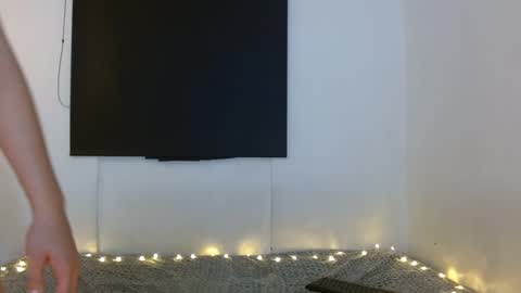 Mariam Calad online show from 12.22.24