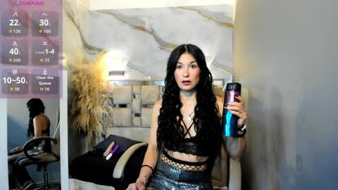 Mariana online show from 03.31.26