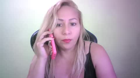 mariana995649 online show from 11.20.25