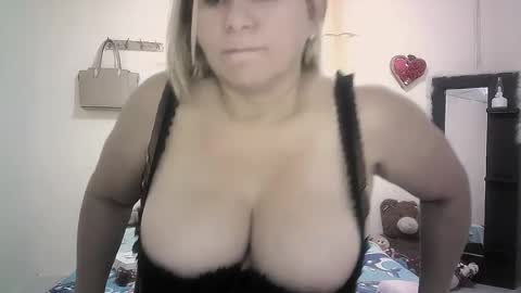 Snapshot of mariana995649 chatting on 07.16.26 mariana995649 online show from 07.16.26