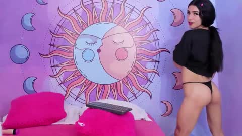 Snapshot of mariana_16_ chatting on 10.17.25 mariana_16_ online show from 10.17.25