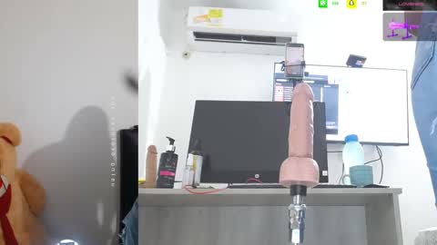 Snapshot of mariana_1_ chatting on 02.14.25 Mariana online show from 02.14.25