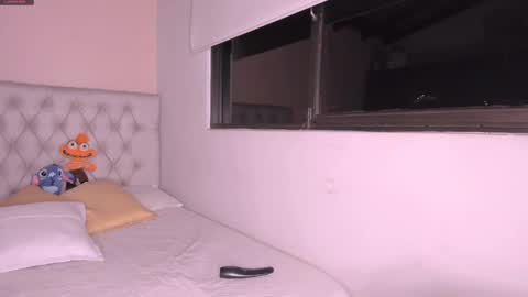 Mariana Roe online show from 01.17.25