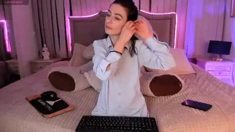 mariana__thompson online show from 06.20.26
