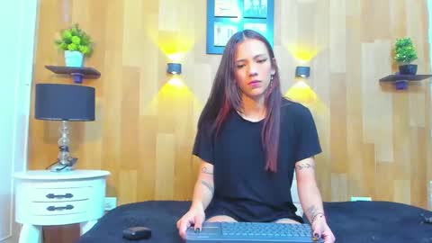Mariana Angel online show from 12.06.24
