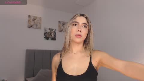 Mariana online show from 04.11.26