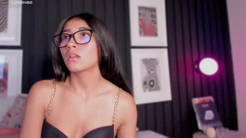 Mariana   online show from 11.27.25