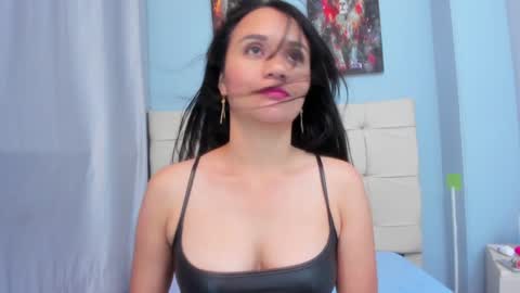 Snapshot of mariana_murillo__ chatting on 01.24.25 Mariana online show from 01.24.25