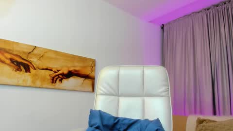 Snapshot of mariana_murillo__ chatting on 11.30.25 Mariana online show from 11.30.25