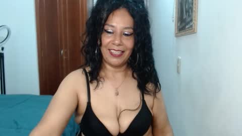 Snapshot of mariana_night chatting on 04.21.26 mariana_night online show from 04.21.26