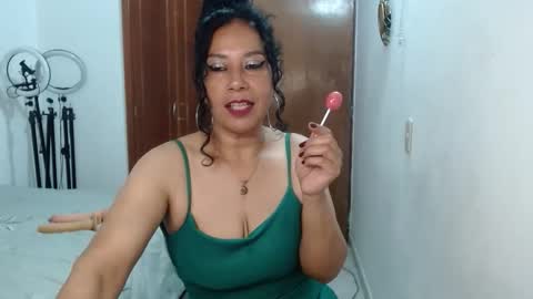 Snapshot of mariana_night chatting on 04.27.26 mariana_night online show from 04.27.26