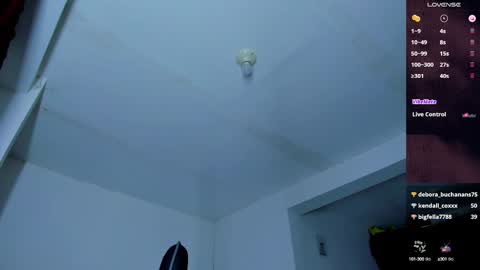 Snapshot of mariana_smittt chatting on 01.12.25   Independent Model online show from 01.12.25