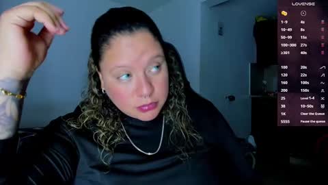 Snapshot of mariana_smittt chatting on 01.17.25   Independent Model online show from 01.17.25