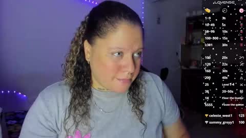Snapshot of mariana_smittt chatting on 10.15.25   Independent Model online show from 10.15.25
