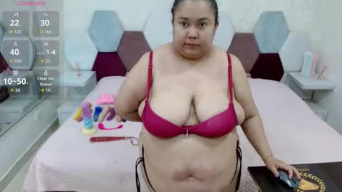 Snapshot of marianabbw_ chatting on 05.19.26 mariana online show from 05.19.26