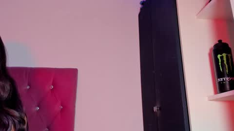 Snapshot of marianawlls chatting on 09.18.25 mariana williams online show from 09.18.25