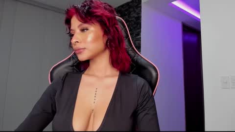 M A R I A N E online show from 02.20.25